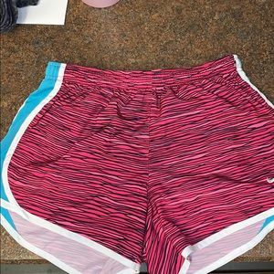 🚗 Nike Girls Shorts